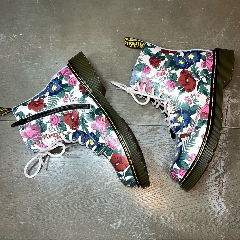 Dr. Martens Beige Floral Combat Style Full Lace Up Boot Ladies 6 NWOB Zip - Picture 4 of 6